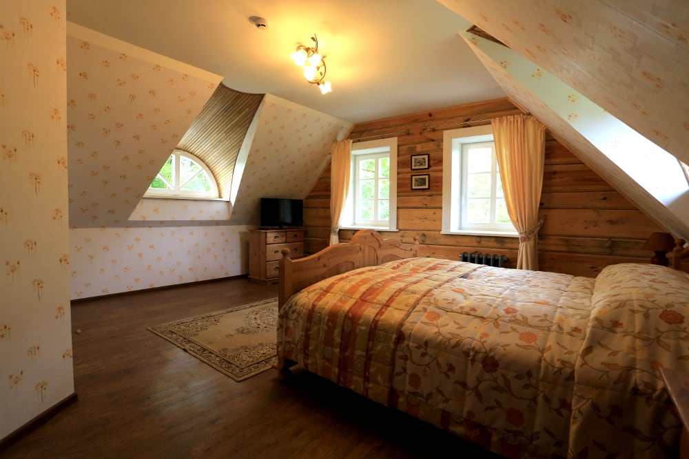 Pine room